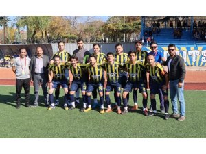 Söğütspor kendi evinde farka gitti