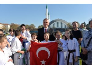 Başkan Babaoğlu, sporcular ve aileleriyle bir araya geldi