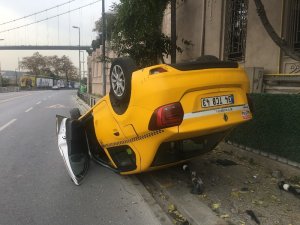 Ticari taksi takla attı: 2 yaralı