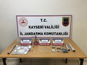 Kayıp genç kız, operasyon için girilen evde yarı baygın bulundu