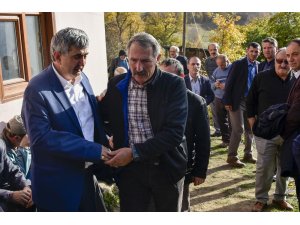 Oğlunun nikahına giderken kaza sonucu vefat eden anne son yolculuğuna uğurlandı