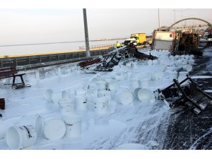 Ordu'da boya yüklü tır devrildi: 1 yaralı