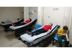 Lahmacundan zehirlenen 13 öğrenci hastanelik oldu