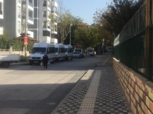 Serviste unutulan çocuğun okul yöneticilerine şok