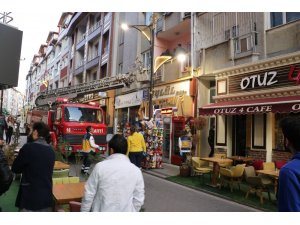 Evinde uyuyakalan genç ekipleri alarma geçirdi