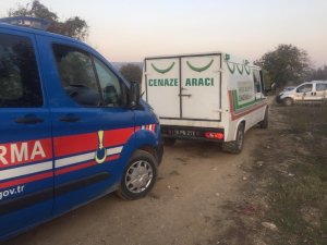 Gölette çürümüş erkek cesedi bulundu