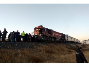 GÜNCELLEME - Elazığ'da hemzemin geçitte kaza: 2 ölü, 1 yaralı ÖLÜ SAYISI GÜNCELLENDİ