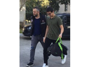 FETÖ'den aranan şüpheli teslim oldu