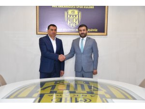 MKE Ankaragücü'nde Mustafa Kaplan imzaladı