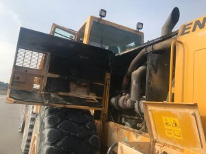 Seyir halindeki iş makinesi alev aldı