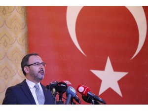 Bakan Kasapoğlu: "Spor yapmak ve kitap okumak boş zamanlara atfedilecek konular değil”