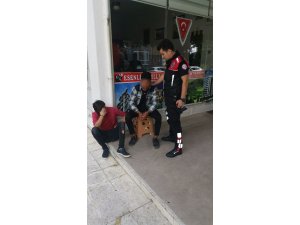 Okul önünde kurusıkı tabancayla yakalandı