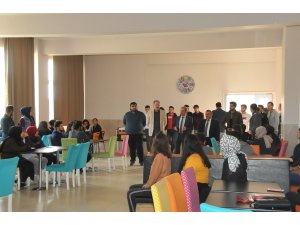 Başkan Akkaya, üniversiteli gençlerle buluşmaya devam ediyor