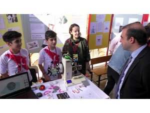 Ortaokul öğrencileri bilimsel hayallerini sergiledi