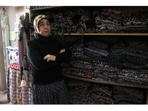 Tarlada giydiği şalvarın üreticisi oldu