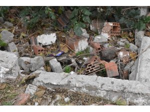 Boş arsada bebek cesedi bulundu