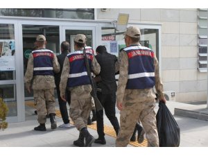 Elazığ’da uyuşturucu  tacirleri 5 kilo esrarla yakalandı