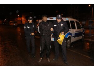 Konya'da bir kişi karısını döverek öldürdü