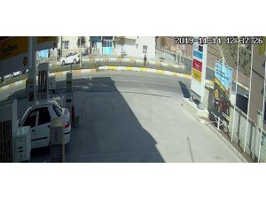 Otomobil çocuğa çarptı