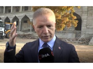 Enkaz altında kalan mühendisi arama çalışmaları sürüyor