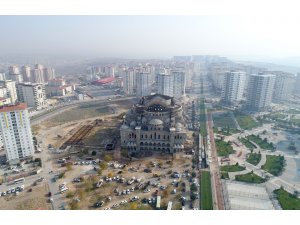 Cami inşaatında çöken iskelenin altında kalan inşaat mühendisini 250 kişi arıyor