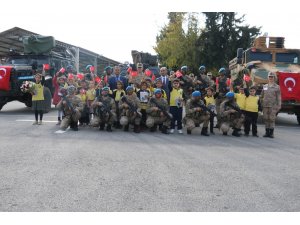 Çocuklardan Jandarmaya anlamlı ziyaret