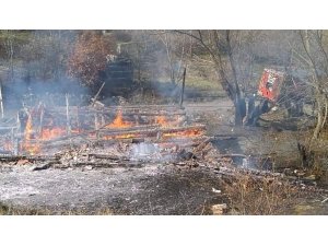 Kastamonu’da ahşap ev yangında küle döndü