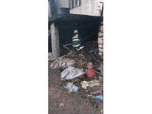 Odunlukta çıkan yangın güçlükle söndürüldü