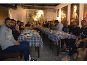Isparta 32 Sporlu futbolculara moral kahvaltısı