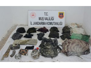 Muş'ta teröristlere ait 3 sığınağa imha