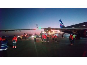 Rusya’da uçakların kanatları birbirine takıldı