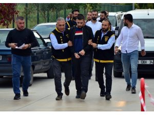 Adana’da iki kafeye uzun namlulu silahlarla saldırdığı öne sürülen 4 zanlı yakalandı