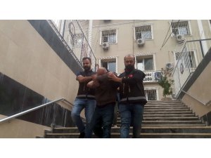 İstanbul’da otomobil hırsızlarına operasyon anı polis kamerasında