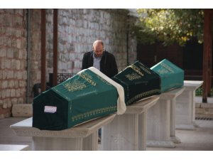 Bakırköy’de siyanür dehşetinde ölen aile son yolculuğuna uğurlandı