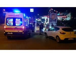 Yolun karşısına geçen kadına otomobil çarptı