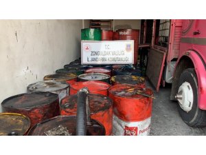 Depo baskınında 10 bin litre kaçak madeni yağ ele geçirildi