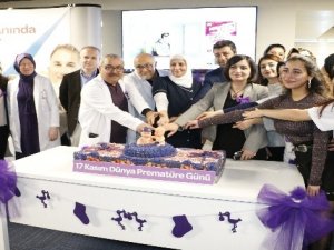 Bebeklere mezuniyet belgesi