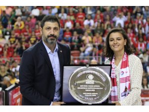 Fenerbahçe’nin yıldız oyuncusu Birsel Vardarlı’ya milli forma