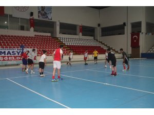 Dünya 3.’sü hokeyciler Amasya’ya transfer oldu