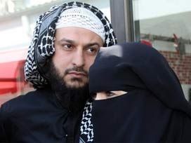 Çok eşli Müslüman, İslam Konseyi'ni kızdırdı