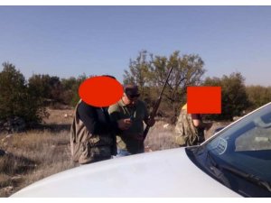 Avcılık belgesi olmadan avlanırken yakalandılar