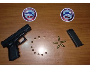 İzmit’te şüpheli şahsın üzerinden tabanca çıktı