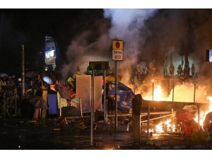 Hong Kong protestolarında tansiyon yükseliyor