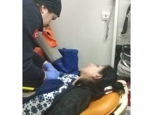 Nişanlısıyla tartışan genç kız bileğini kesti