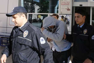 Çocukları fuhuşa zorlayan çeteye darbe