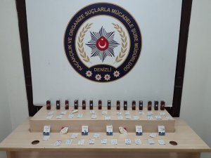 Polisten kaçak cinsel içerikli ürün ve cep telefonu operasyonu