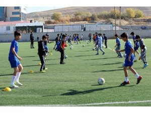 Van Büyükşehir Belediyesi Gençlik ve Spor Kulübü Futbol Takımı kuruldu