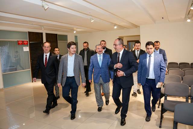 Milletvekili Özboyacı ve Başkan Kavuş Uluslararası Gençlik Akademisinde