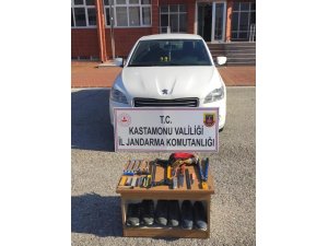 Enerji ve nakil kablosu çalan üç kişi yakalandı