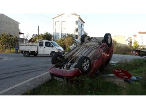 Ticari araçla kamyonet çarpıştı: 5 yaralı